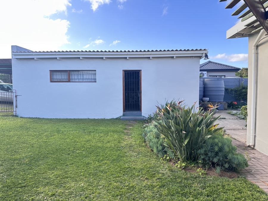 3 Bedroom Property for Sale in Stilbaai Wes Western Cape